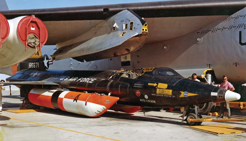 Aviation History | History of Flight | Aviation History Articles, Warbirds, Bombers, Trainers, Pilots | North American Aviation X-15 Space Age Pioneer